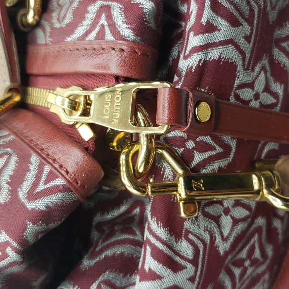 LOUIS VUITTON SIZE ONE SIZE COLOR BURGUNDY AND GRAY 100% AUTHENTIC - Picture 9 of 13